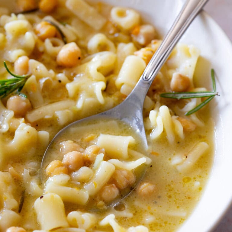 Pasta e ceci recipe.