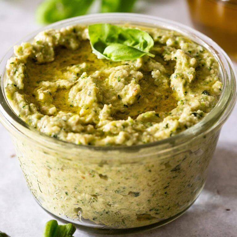 Pesto di zucchine recipe.