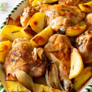 Pollo al forno con patate recipe.