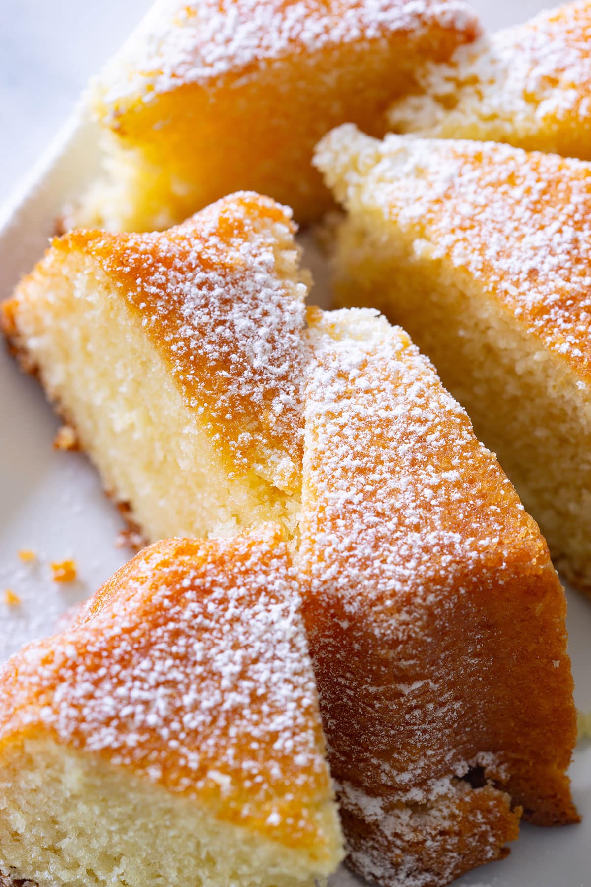 Close-up of torta 7 vasetti.